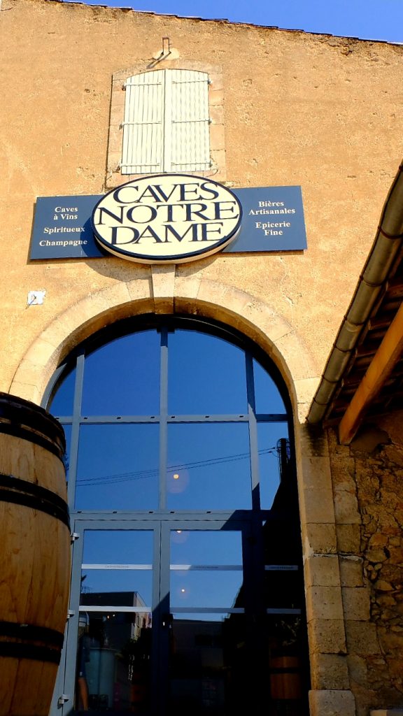 L'ancien chai du Domaine de la Crouzette Entrée des Caves Notre-Dame Béziers